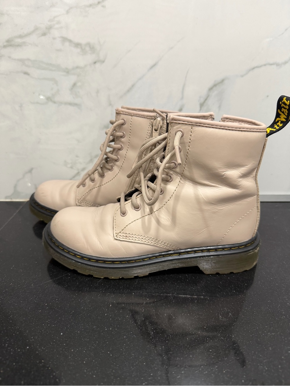 Dr. Martens kids dust pink Beige Lace-Up Leather Combat Boots size 3